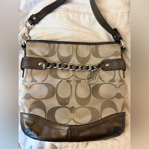 Vintage Coach Signature Crossbody Shoulder Bag in Khaki/Brown - Picture 2 of 11